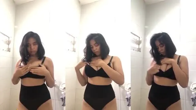 Mahasiswi Cantik Toket Bulet Colmek 1 Jari